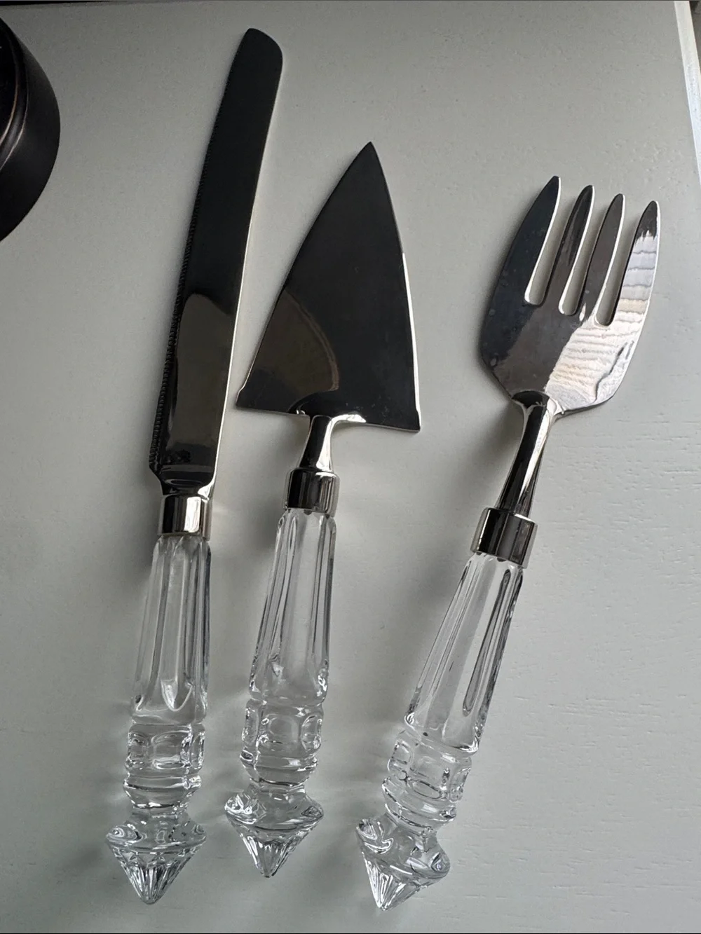 Clear Crystal-Style Cake Serving Set with Silver-Tone Blades